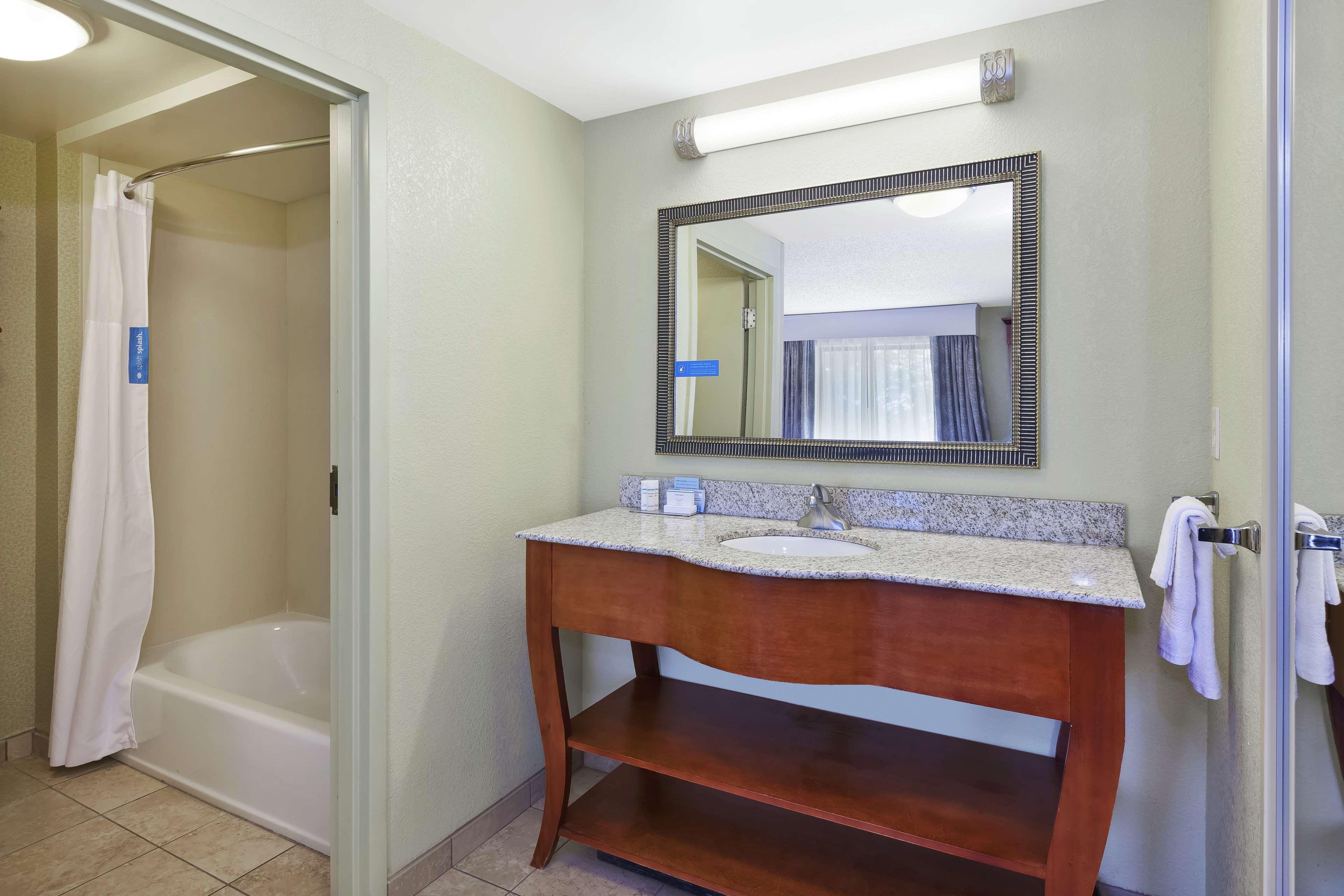 Cascade Hampton Inn & Suites Grand Rapids-Airport 28Th St מראה חיצוני תמונה
