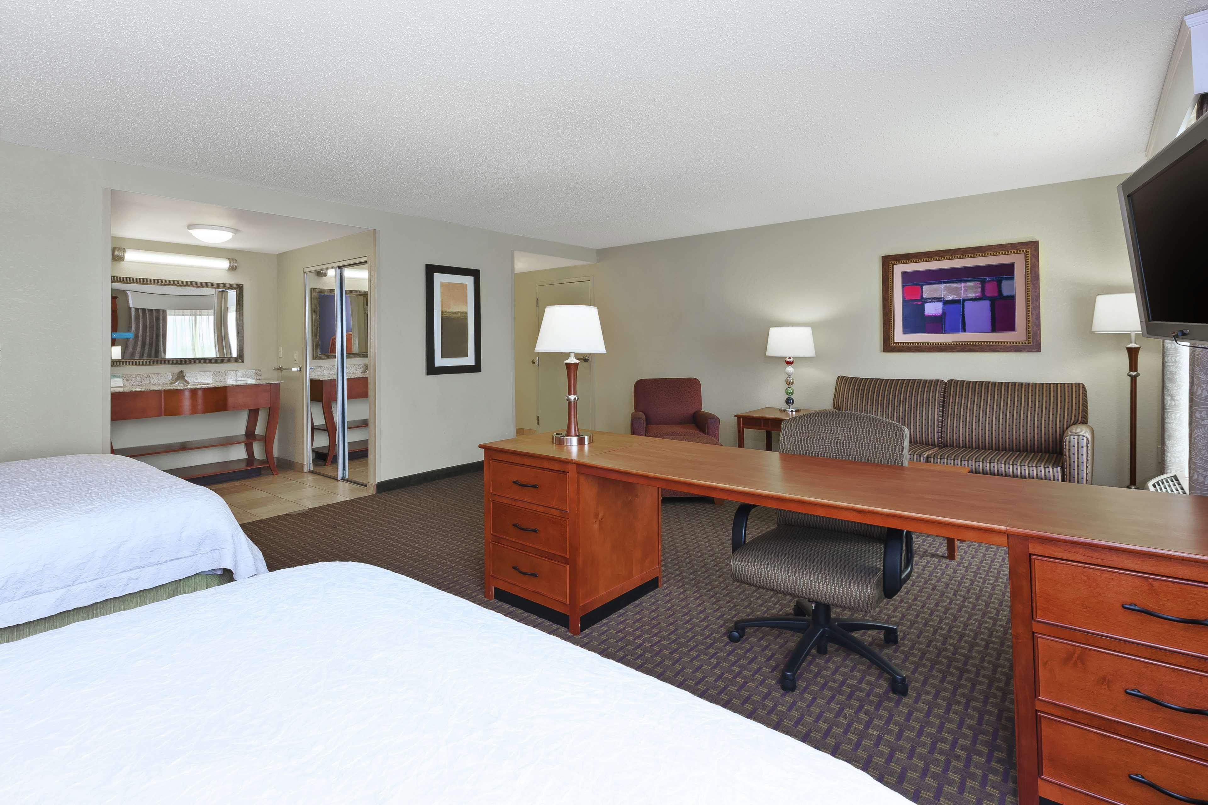 Cascade Hampton Inn & Suites Grand Rapids-Airport 28Th St מראה חיצוני תמונה