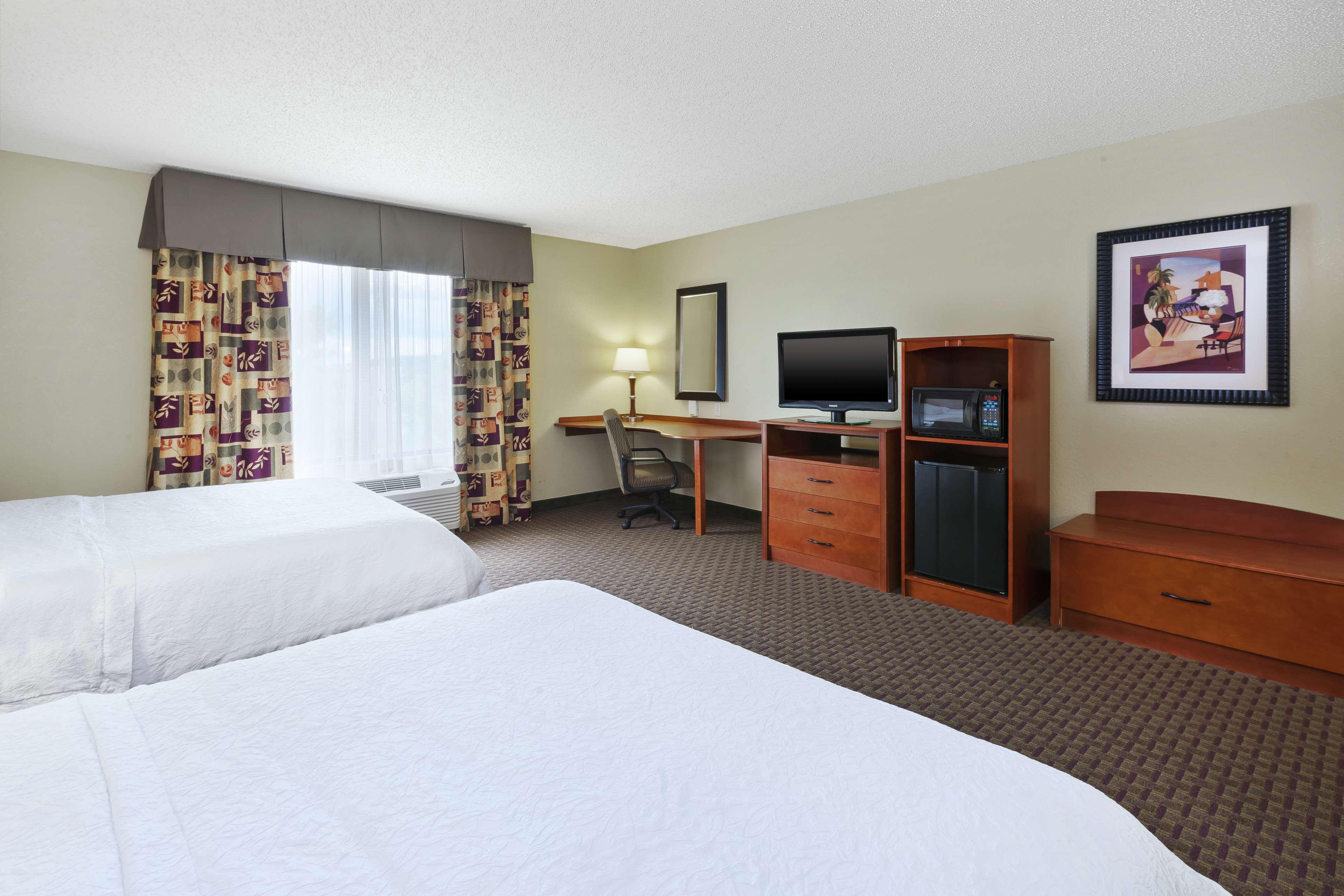 Cascade Hampton Inn & Suites Grand Rapids-Airport 28Th St מראה חיצוני תמונה