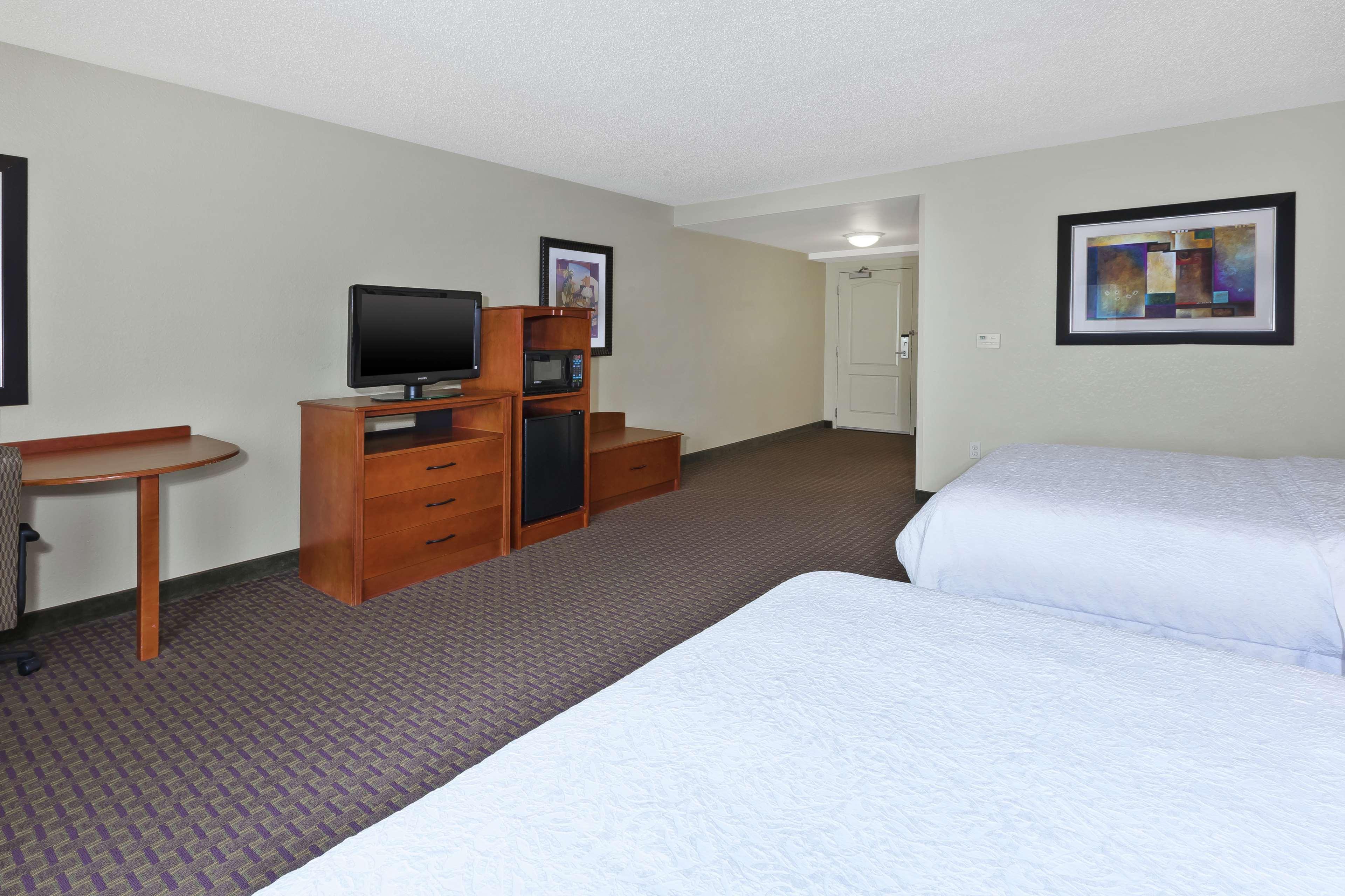 Cascade Hampton Inn & Suites Grand Rapids-Airport 28Th St מראה חיצוני תמונה