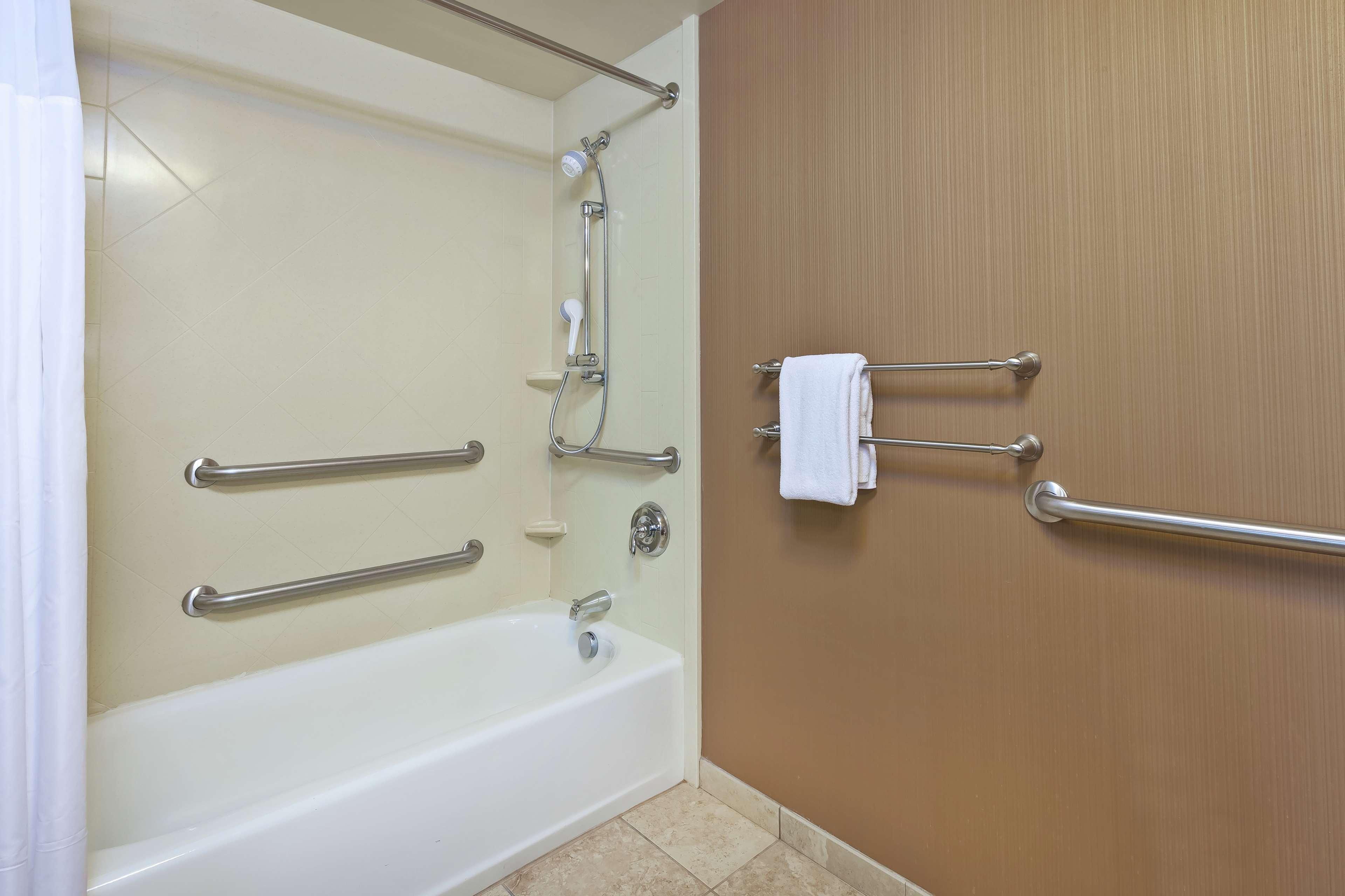 Cascade Hampton Inn & Suites Grand Rapids-Airport 28Th St מראה חיצוני תמונה