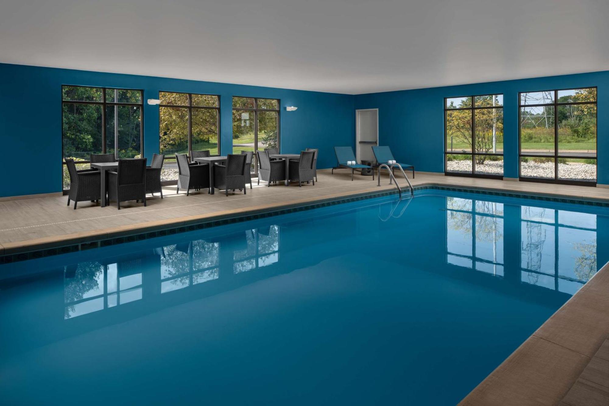 Cascade Hampton Inn & Suites Grand Rapids-Airport 28Th St מראה חיצוני תמונה