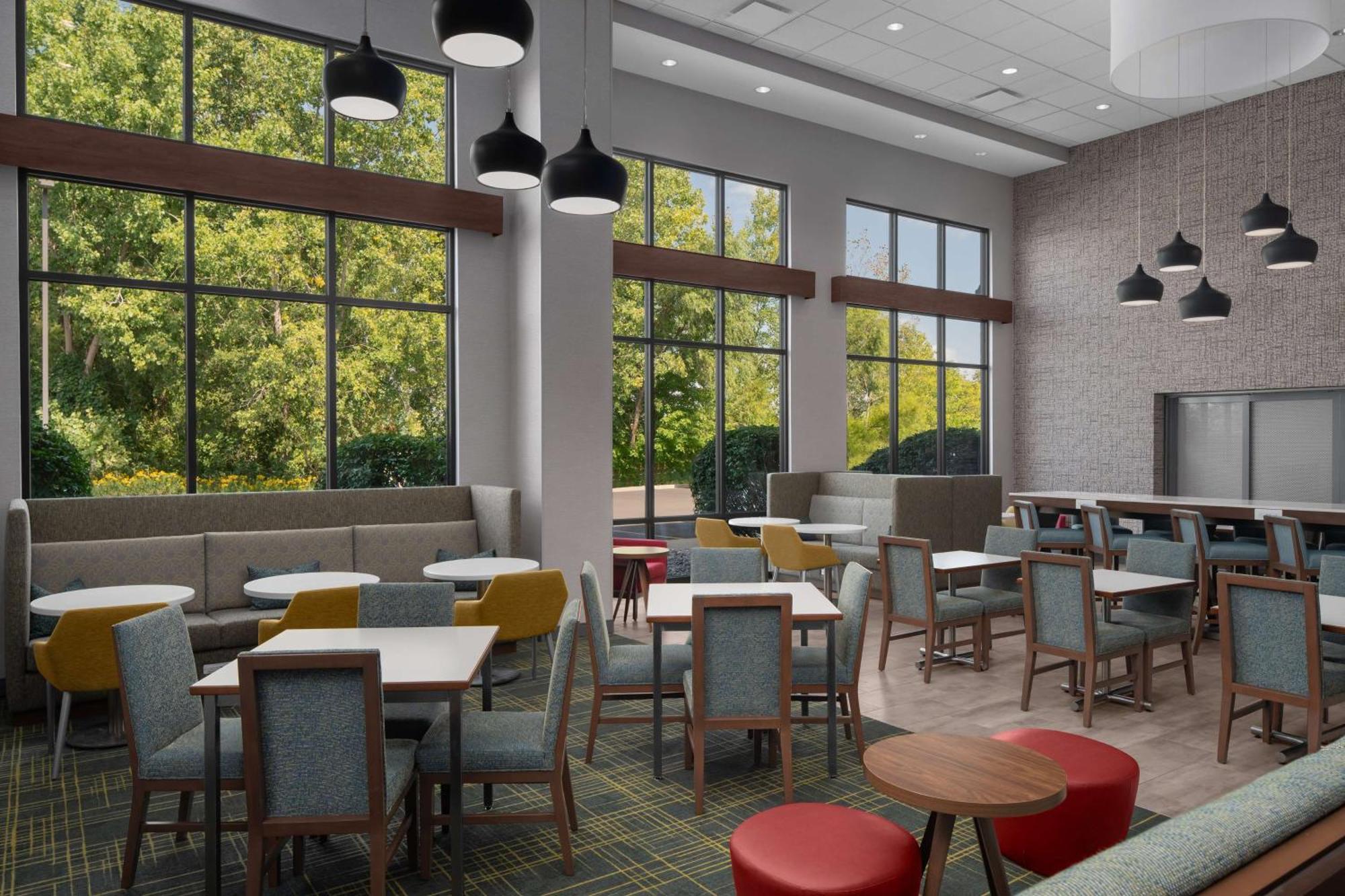 Cascade Hampton Inn & Suites Grand Rapids-Airport 28Th St מראה חיצוני תמונה