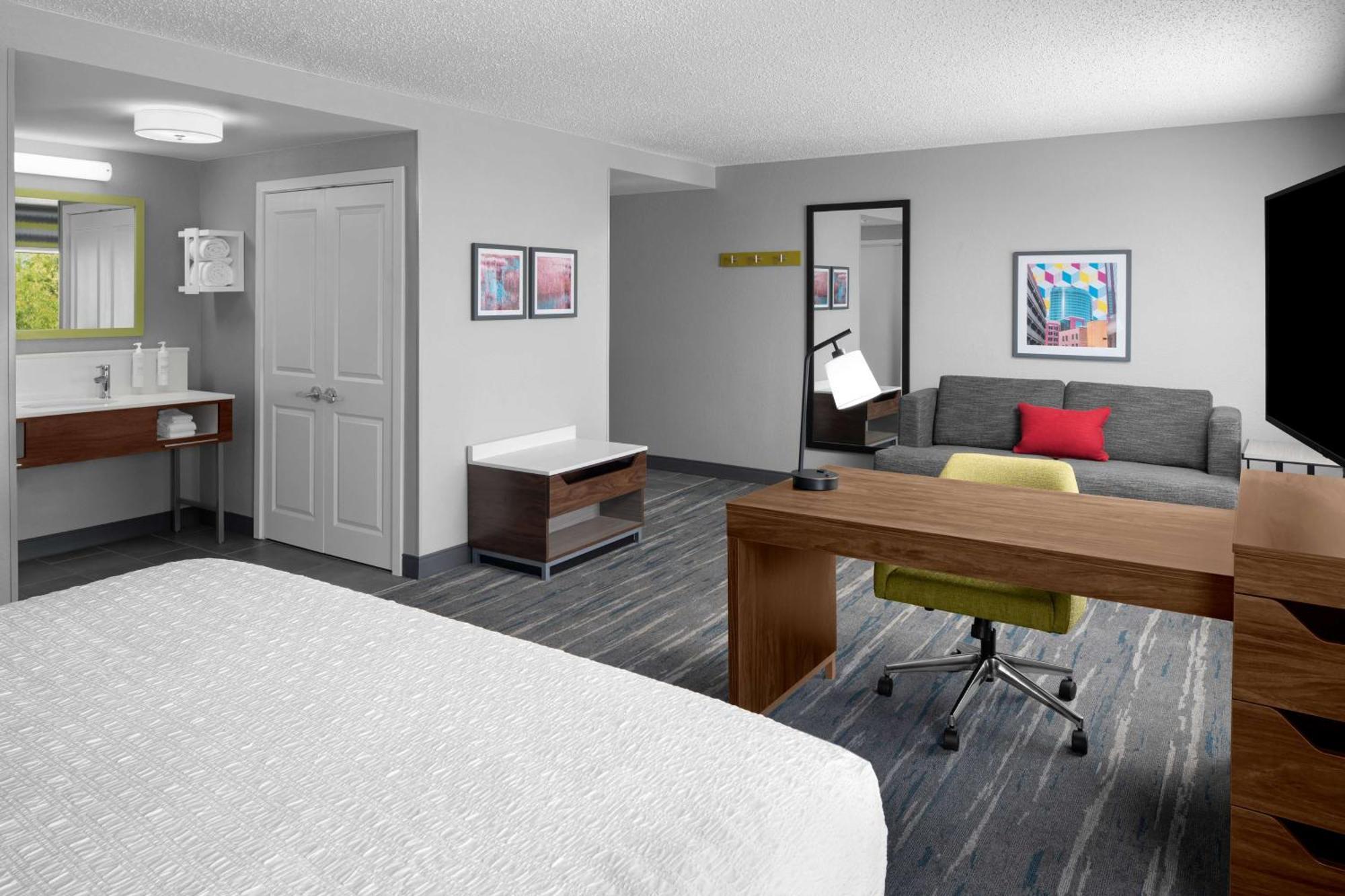 Cascade Hampton Inn & Suites Grand Rapids-Airport 28Th St מראה חיצוני תמונה