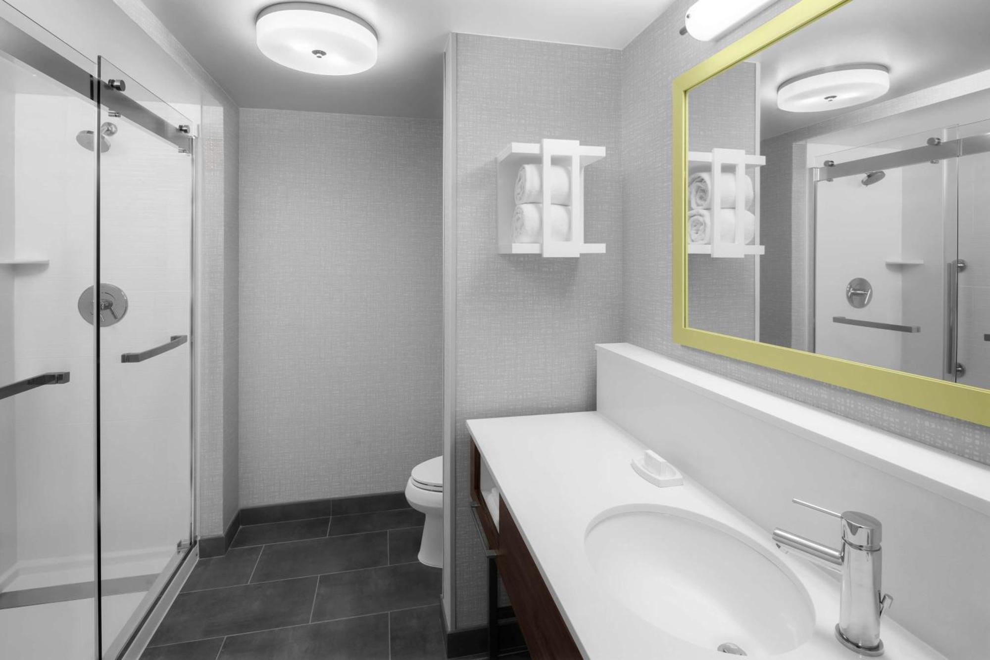 Cascade Hampton Inn & Suites Grand Rapids-Airport 28Th St מראה חיצוני תמונה