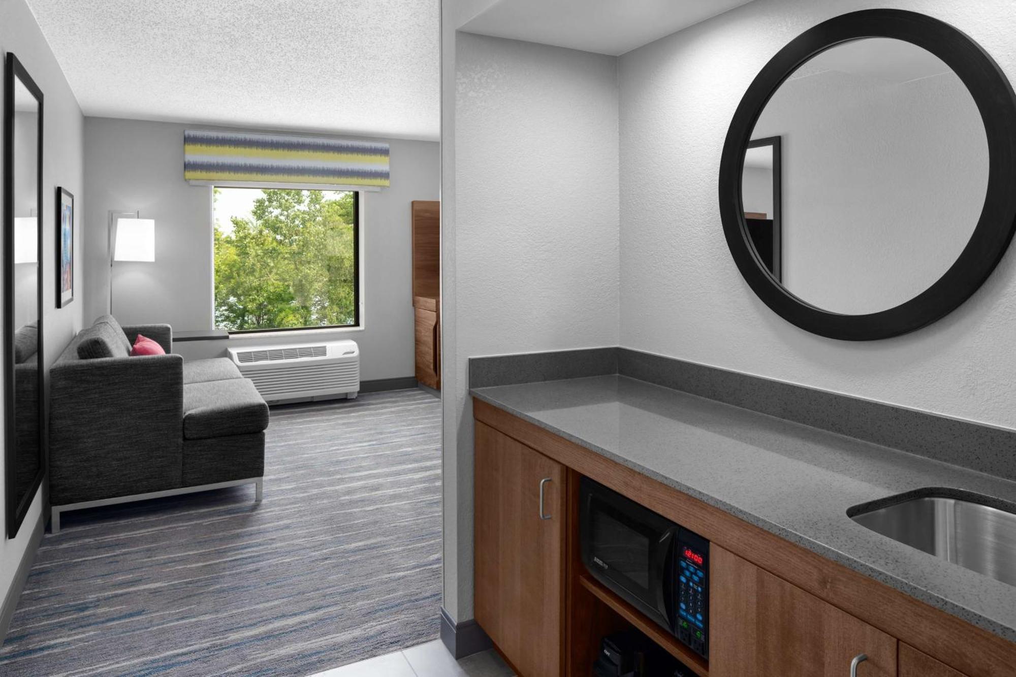 Cascade Hampton Inn & Suites Grand Rapids-Airport 28Th St מראה חיצוני תמונה