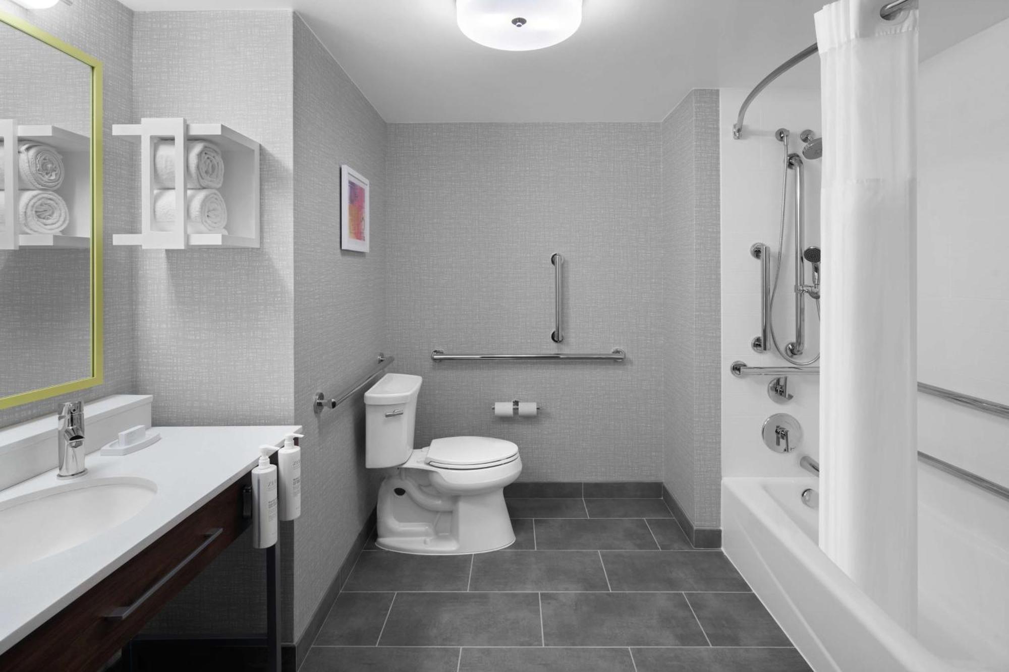 Cascade Hampton Inn & Suites Grand Rapids-Airport 28Th St מראה חיצוני תמונה
